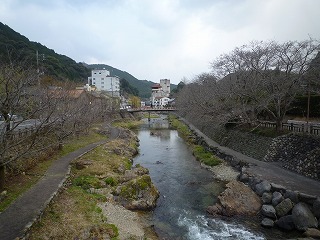 写真7　長門湯本温泉と音信（おとずれ）川